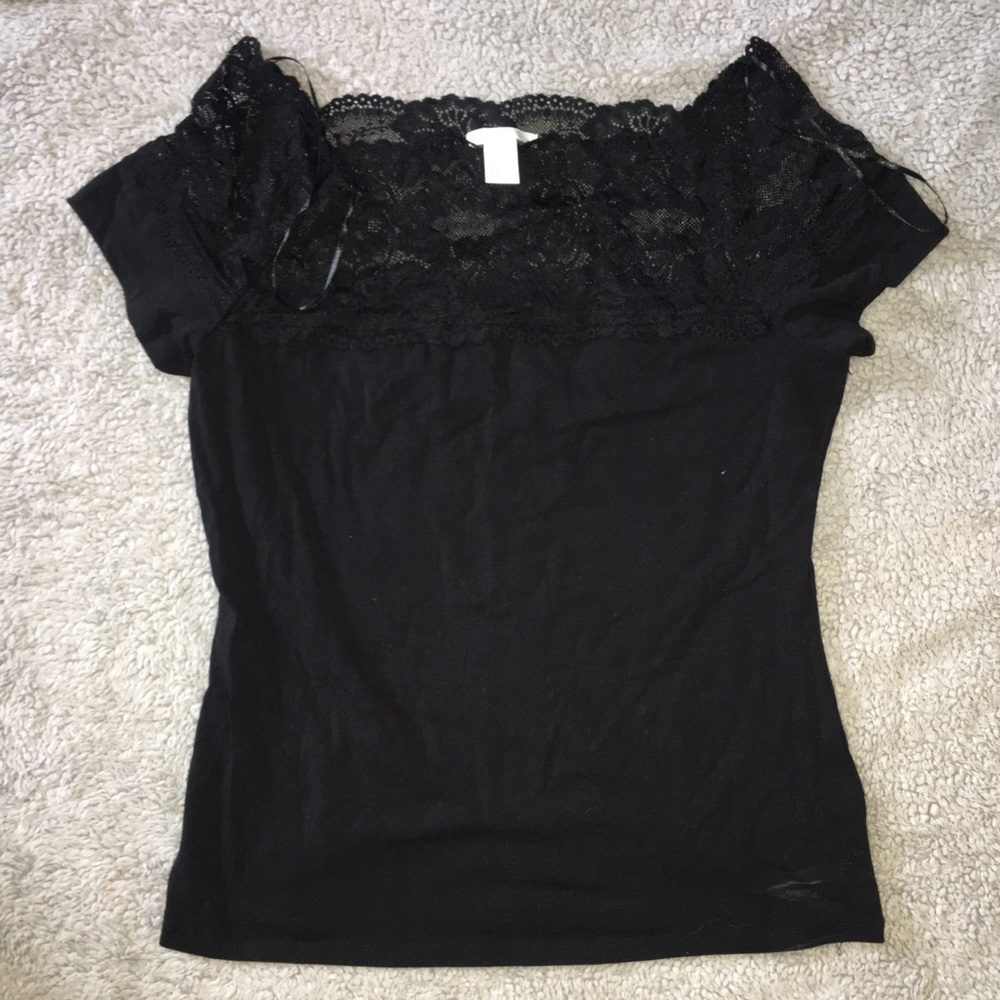 NEVER WORN! Black with Lace Shoulder Top
